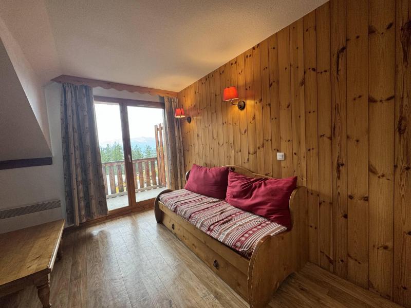 Rent in ski resort Studio cabin 4 people (MBC701) - Les Hauts de Preclaux I - Les Orres - Living room