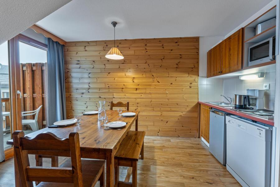 Rent in ski resort Studio cabin 4 people (MZ1303) - Les Hauts de Preclaux I - Les Orres - Living room