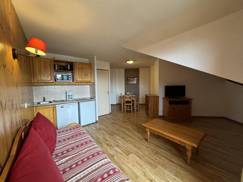 Rent in ski resort Studio cabin 4 people (MBC701) - Les Hauts de Preclaux - Les Orres - Living room