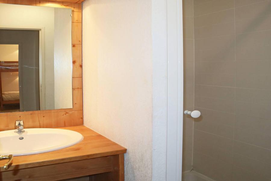 Rent in ski resort 4 room duplex apartment 8 people (501) - Résidence Balcon des Airelles - Les Orres - Wash-hand basin