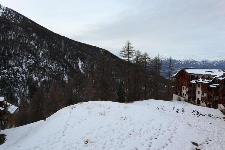 Rent in ski resort 2 room apartment 5 people (2007) - Résidence Balcon des Airelles - Les Orres - Winter outside