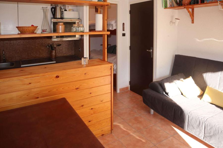 Ski verhuur Studio bergnis 4 personen (257) - Résidence l'Oustal - Les Orres - Woonkamer