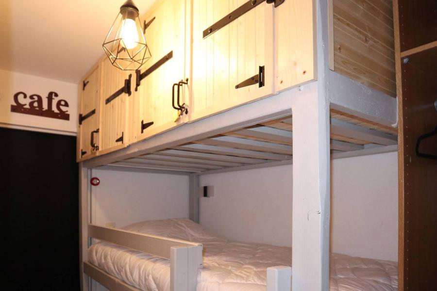 Rent in ski resort Studio sleeping corner 4 people (255) - Résidence l'Oustal - Les Orres - Sleeping area