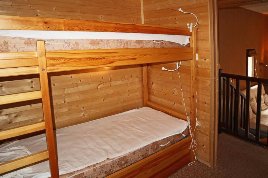 Rent in ski resort Studio sleeping corner 6 people (249) - Résidence l'Oustal - Les Orres - Bunk beds