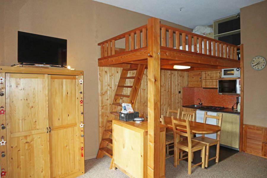 Аренда на лыжном курорте Квартира студия со спальней для 6 чел. (249) - Résidence l'Oustal - Les Orres - Двухспальная кровать мезонин
