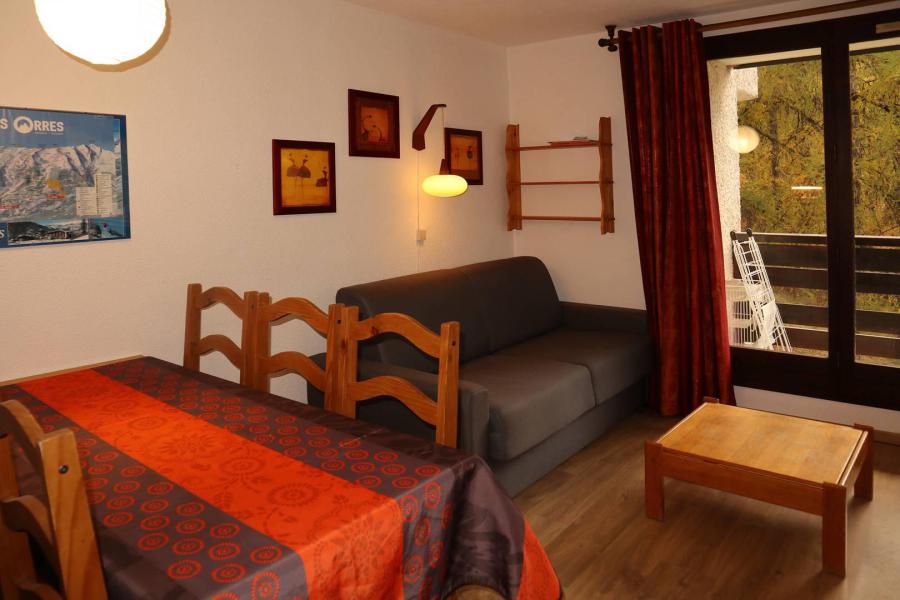 Rent in ski resort 2 room apartment 6 people (450) - Résidence la Chamoisière - Les Orres - Living room