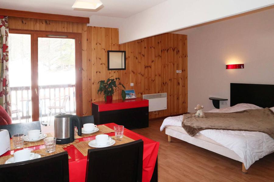 Rent in ski resort Studio 4 people (1010) - Résidence la Combe d'Or - Les Orres - Living room