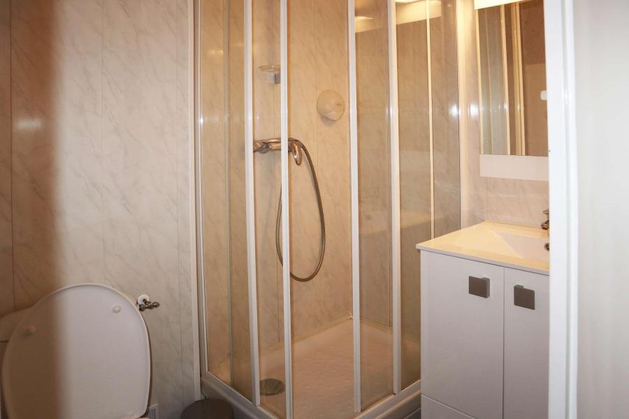 Rent in ski resort RESIDENCE LE 1650 - Les Orres - Shower room