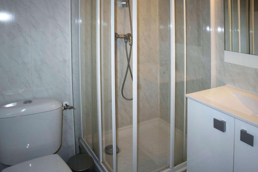 Rent in ski resort RESIDENCE LE 1650 - Les Orres - Shower room