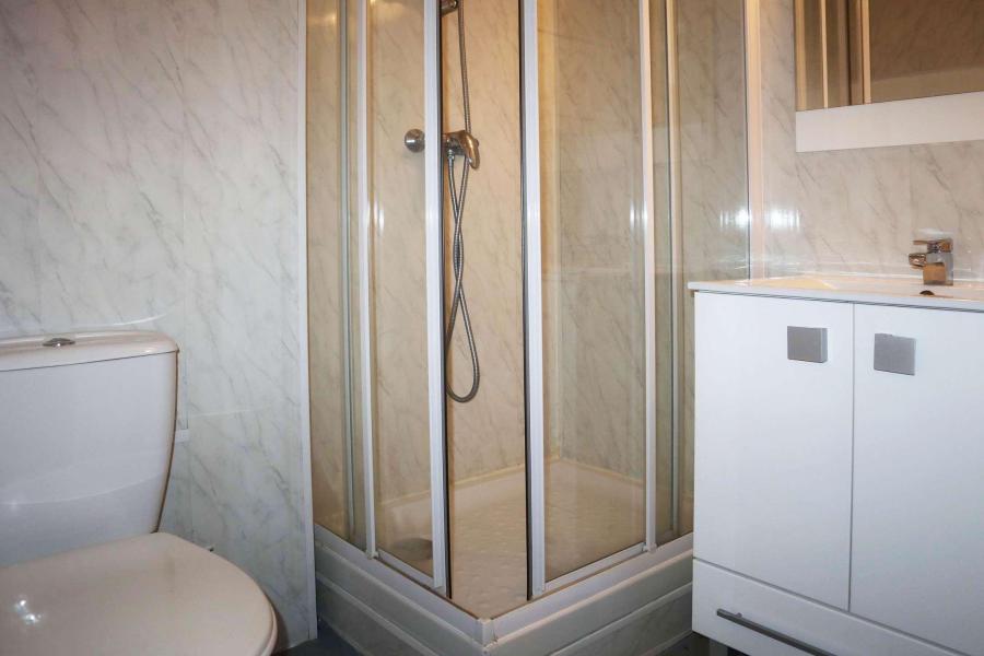 Rent in ski resort Studio 2 people (405) - RESIDENCE LE 1650 - Les Orres - Shower room