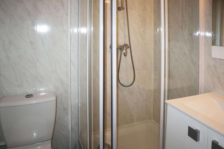 Rent in ski resort Studio 2 people (406) - RESIDENCE LE 1650 - Les Orres - Shower room