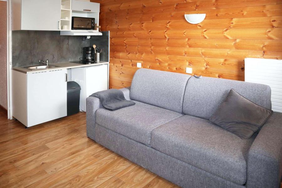 Rent in ski resort Studio 2 people (412) - RESIDENCE LE 1650 - Les Orres - Living room