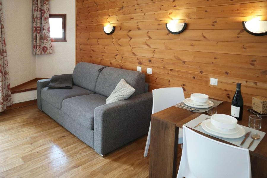 Rent in ski resort Studio 2 people (413) - RESIDENCE LE 1650 - Les Orres - Living room