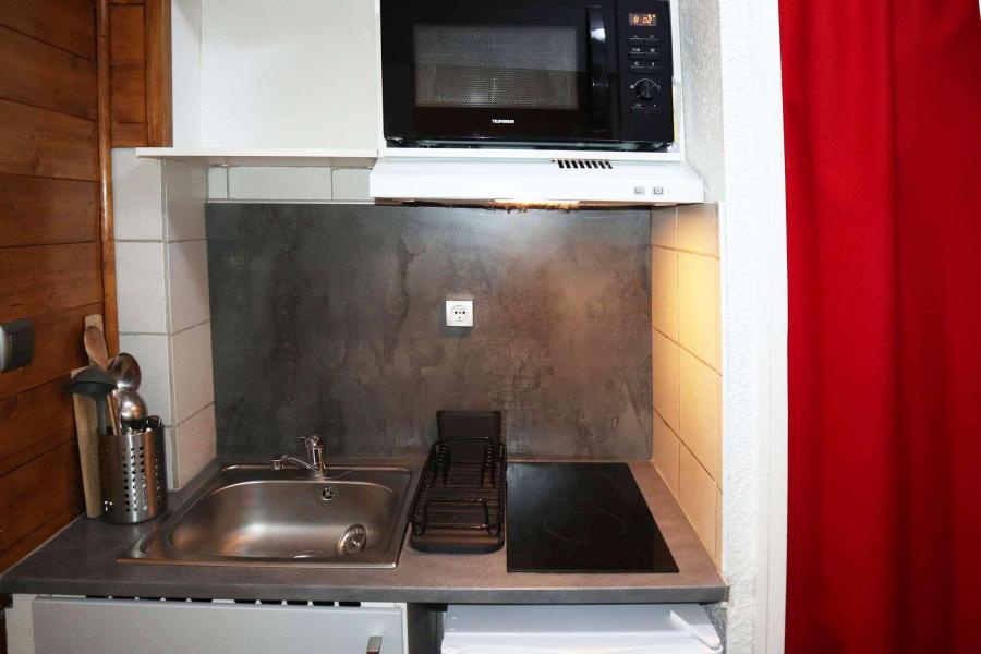 Rent in ski resort Studio sleeping corner 4 people (409) - RESIDENCE LE 1650 - Les Orres - Kitchenette