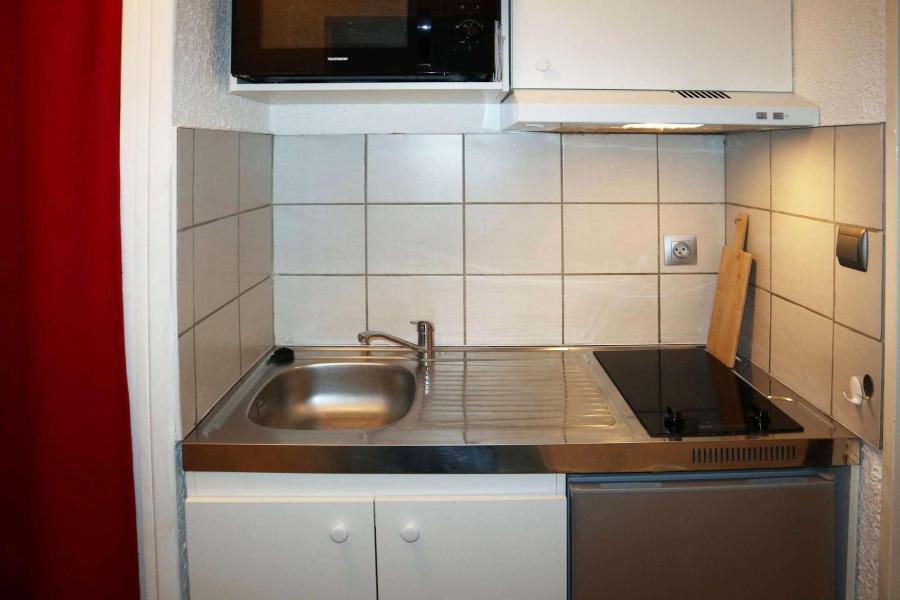 Rent in ski resort Studio sleeping corner 4 people (410) - RESIDENCE LE 1650 - Les Orres - Kitchenette