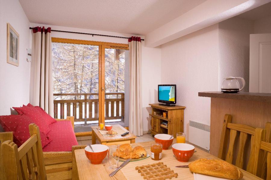 Rent in ski resort Résidence le Balcon des Airelles - Les Orres - Living room