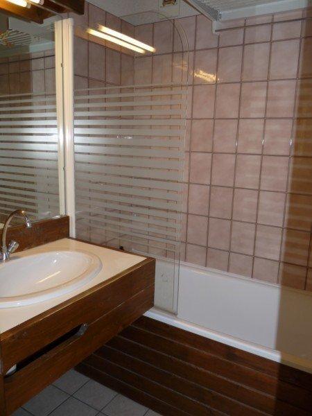 Rent in ski resort 4 room duplex apartment 12 people (1103) - Résidence le Cairn - Les Orres - Bathroom