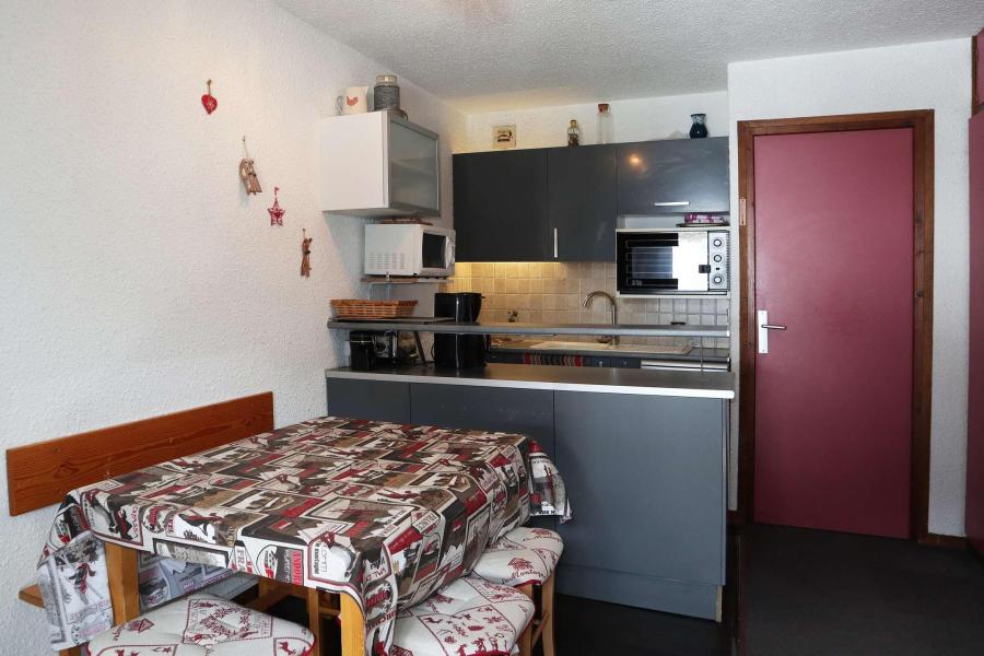 Rent in ski resort Studio sleeping corner 4 people (902) - Résidence le Cairn - Les Orres