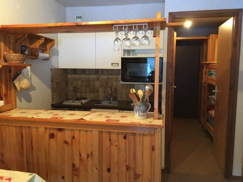 Rent in ski resort Studio 4 people (802) - Résidence le Cairn - Les Orres - Kitchenette