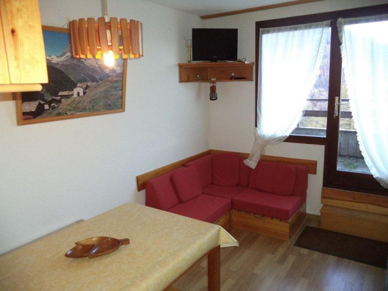 Rent in ski resort Studio sleeping corner 4 people (0309) - Résidence le Cairn - Les Orres - Apartment