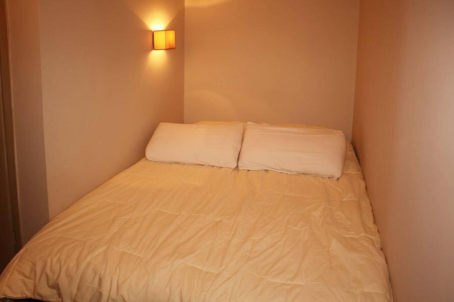 Rent in ski resort Studio sleeping corner 4 people (308) - Résidence le Cairn - Les Orres - Double bed