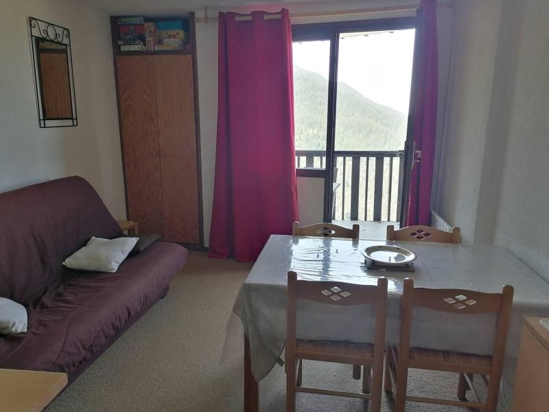 Rent in ski resort Studio sleeping corner 4 people (411) - Résidence le Cairn - Les Orres - Apartment