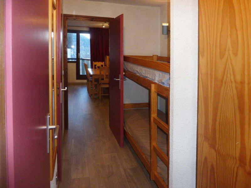 Rent in ski resort Studio sleeping corner 6 people (272) - Résidence le Cairn - Les Orres - Corridor