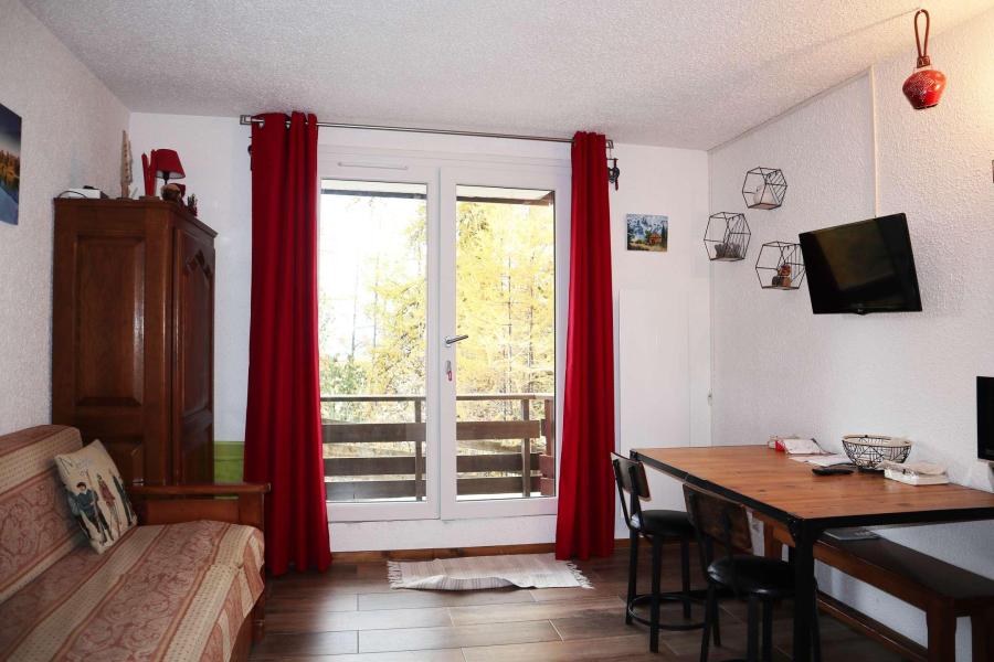 Rent in ski resort Studio sleeping corner 6 people (384) - Résidence le Pouzenc - Les Orres