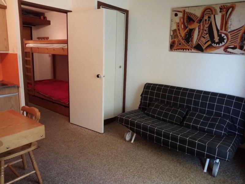 Rent in ski resort Studio sleeping corner 4 people (105) - Résidence le Pouzenc - Les Orres - Living room
