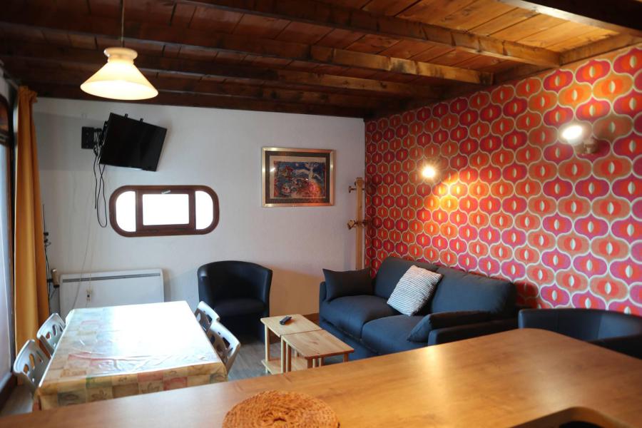 Rent in ski resort 2 room apartment 6 people (342) - Résidence le Silhourais - Les Orres - Living room