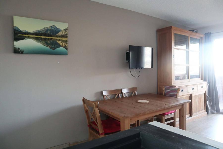 Rent in ski resort 2 room apartment sleeping corner 8 people (307) - Résidence le Sunny Snow - Les Orres