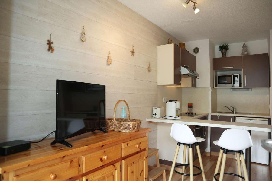 Rent in ski resort Studio sleeping corner 4 people (318) - Résidence le Sunny Snow - Les Orres - Living room