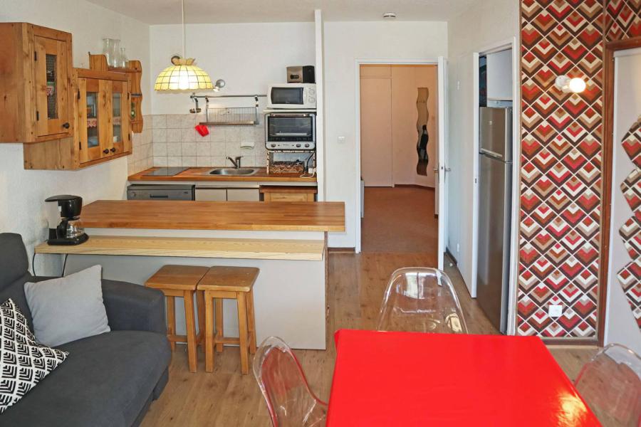 Rent in ski resort 2 room apartment sleeping corner 6 people (004) - Résidence les Carlines - Les Orres - Apartment