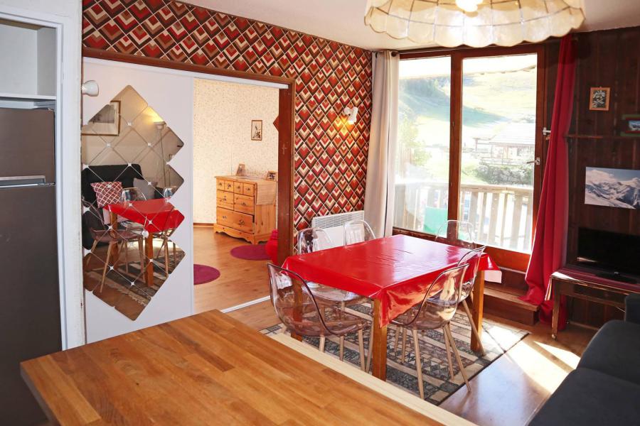 Rent in ski resort 2 room apartment sleeping corner 6 people (004) - Résidence les Carlines - Les Orres - Living room