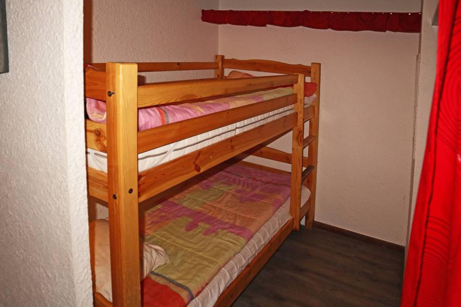 Rent in ski resort 2 room apartment sleeping corner 6 people (026) - Résidence les Carlines - Les Orres - Apartment
