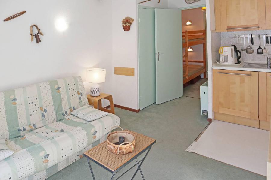 Rent in ski resort Studio sleeping corner 4 people (011) - Résidence les Carlines - Les Orres