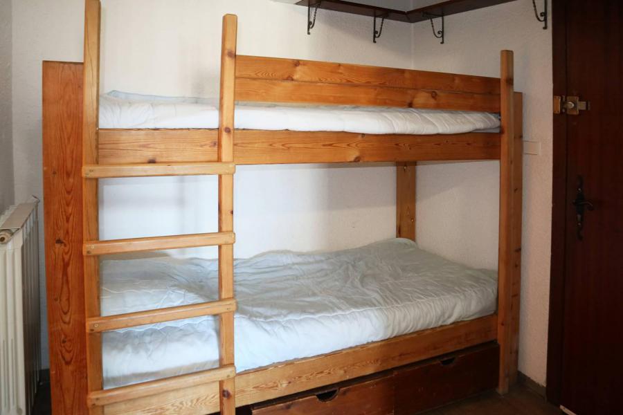 Rent in ski resort 2 room apartment sleeping corner 4 people (046) - Résidence les Cembros - Les Orres - Bunk beds