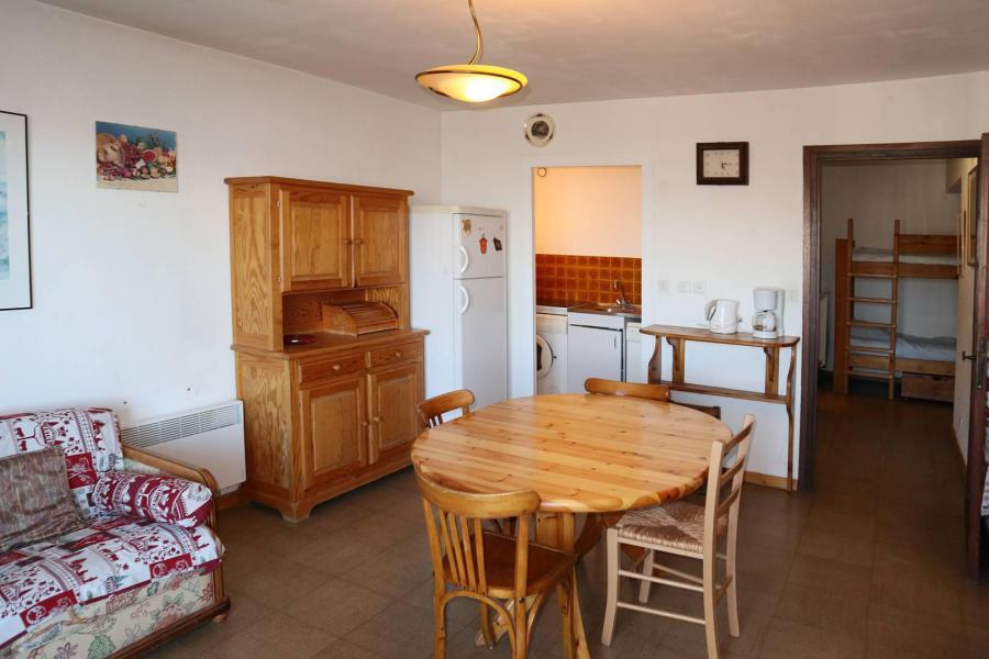 Rent in ski resort 2 room apartment sleeping corner 4 people (046) - Résidence les Cembros - Les Orres - Living room