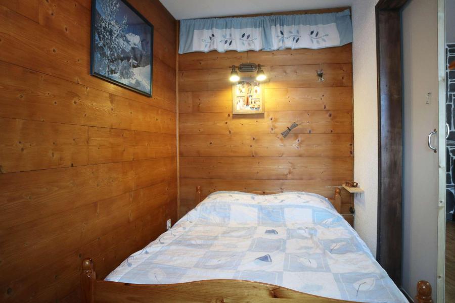 Rent in ski resort 2 room apartment sleeping corner 6 people (062) - Résidence les Cembros - Les Orres - Bedroom