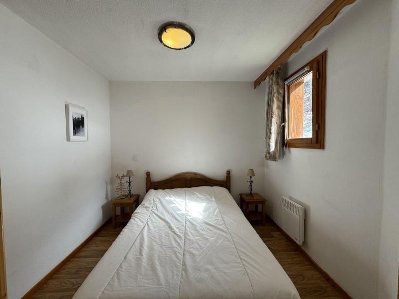 Ski verhuur Appartement 2 kabine kamers 6 personen (104) - Résidence les Colchiques - Les Orres - Kamer