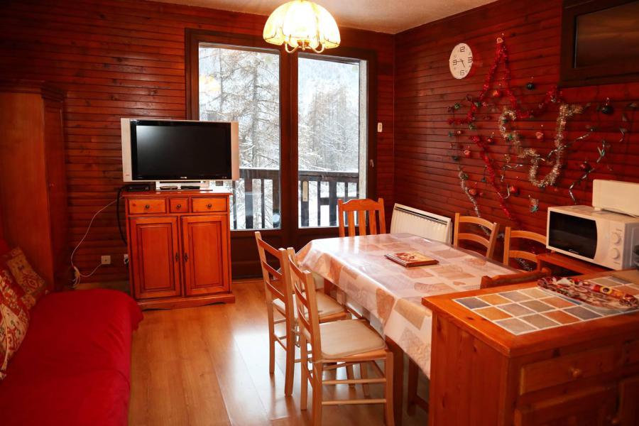Rent in ski resort 2 room apartment sleeping corner 6 people (413) - Résidence les Ecrins - Les Orres - Apartment