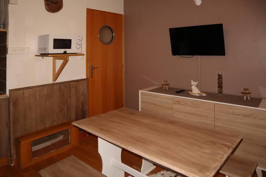 Rent in ski resort Studio 2 people (414) - Résidence les Ecrins - Les Orres - Living room