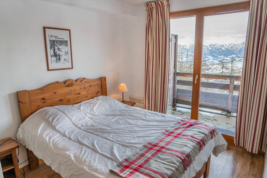 Rent in ski resort 4 room duplex apartment 10 people (1205) - Résidence les Erines - Les Orres - Bedroom