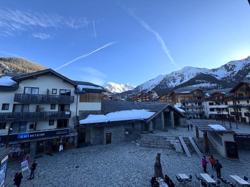 Rent in ski resort 2 room apartment 6 people (1213) - Résidence les Erines - Les Orres - Winter outside
