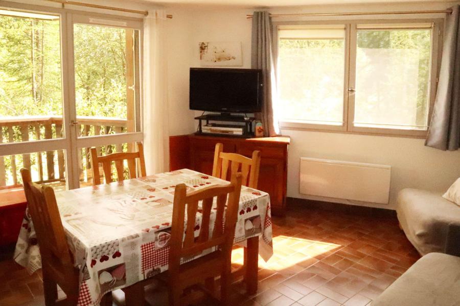 Rent in ski resort 2 room apartment sleeping corner 6 people (465) - Résidence les Flocons - Les Orres - Living room