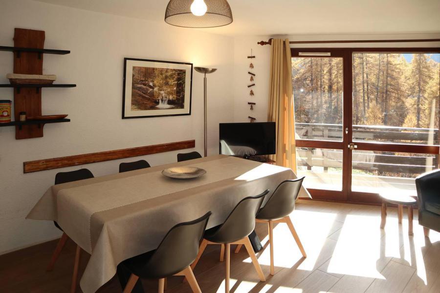 Alquiler al esquí Apartamento cabina 2 piezas para 6 personas (472) - Résidence les Flocons - Les Orres - Estancia
