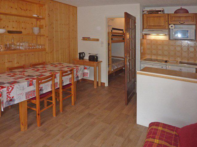 Rent in ski resort Studio sleeping corner 4 people (467) - Résidence les Flocons - Les Orres - Living room