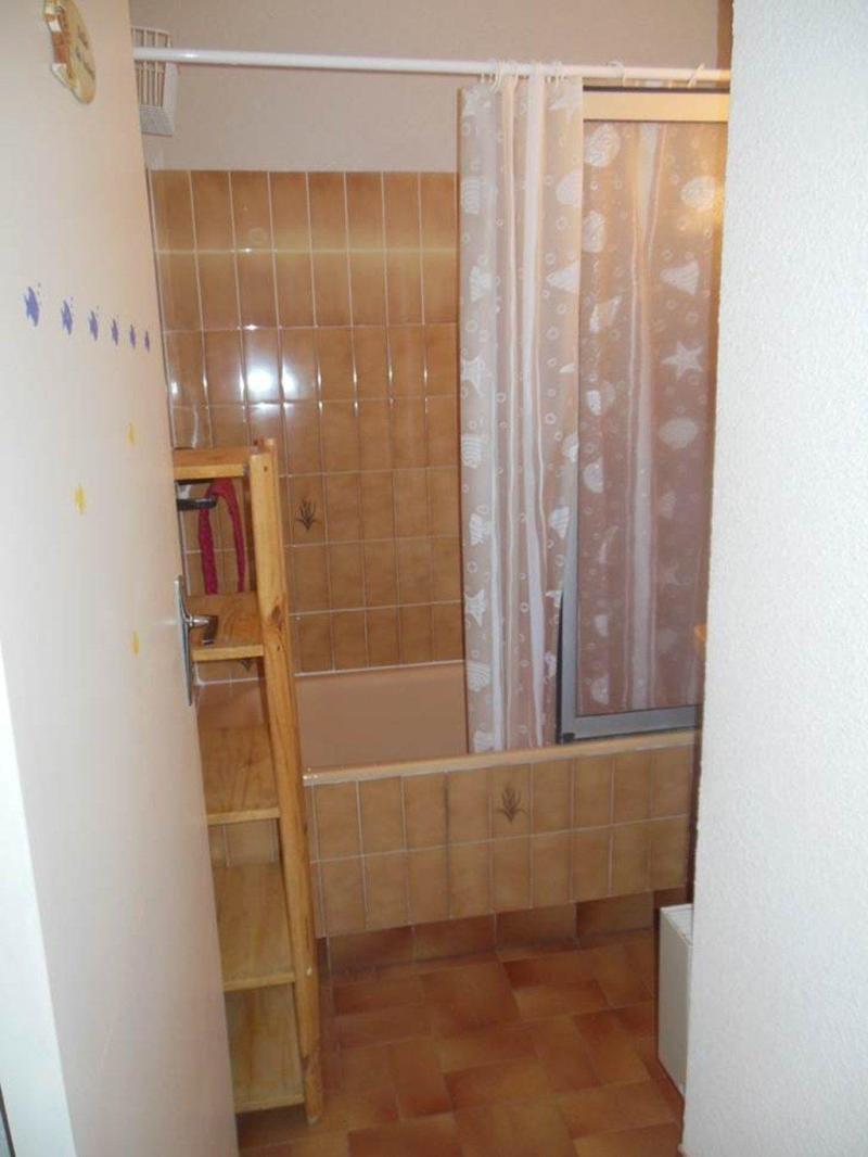 Rent in ski resort Studio sleeping corner 6 people (105) - Résidence les Flocons - Les Orres - Bathroom