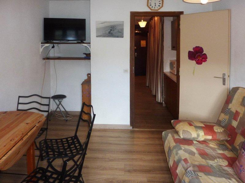 Rent in ski resort Studio sleeping corner 4 people (101) - Résidence les Gradins - Les Orres - Living room