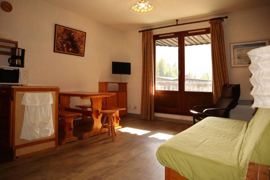 Rent in ski resort Studio sleeping corner 6 people (225) - Résidence les Orrianes des Forêts - Les Orres